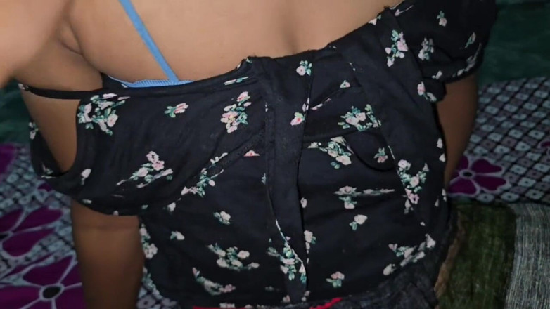 SafeRosebush8: Kız arkadaşımla sert sikişiyor ve edepsizce sakso çekiyor