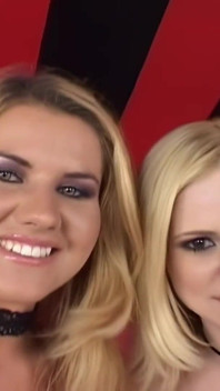 Deux blondes insatiables partagent sa grosse bite