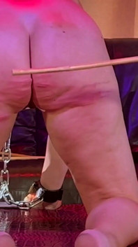 April de la dominatrix - dilema de Picapiedra, parte 1