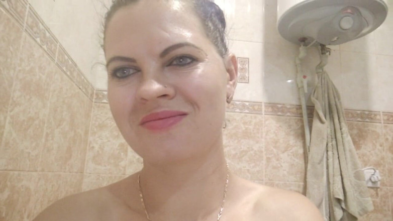 DirtyLubov: Doccia di testa