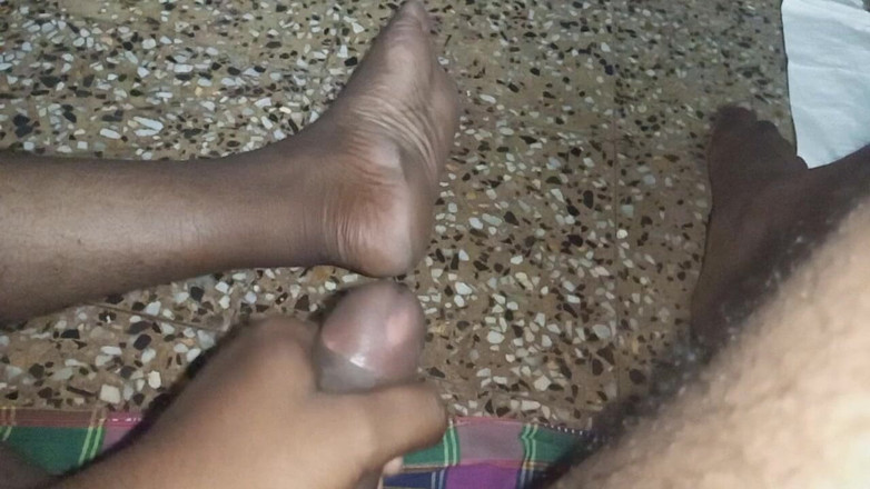 Hungry cliff: Prietenă indiană desi cu sărutări și supt de pizdă