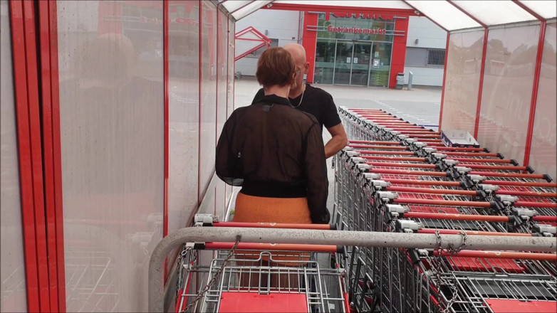 UserBitch1: Šukal jsem na parkovišti u supermarketu