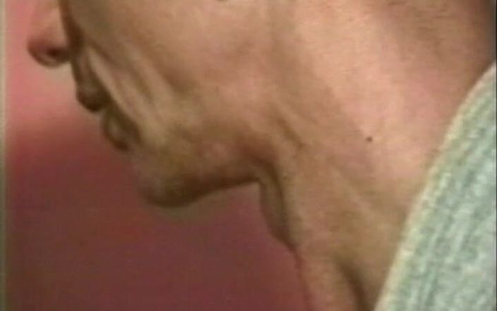Gay vintage vibes: Des mecs sensuels en mouvement n° 10