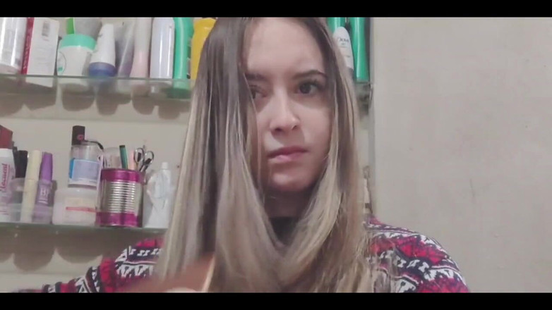 RavenHearth666VIP: Đánh răng và bắt giữ mái tóc của tôi