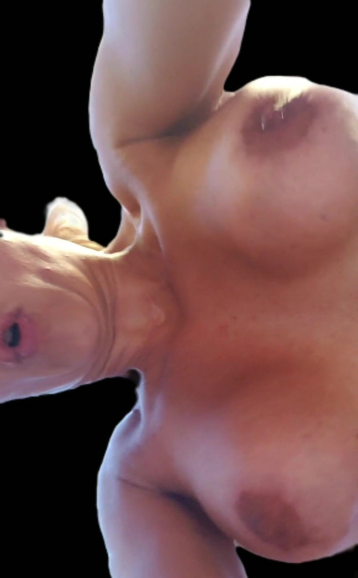 Mary Rider Pornstar: Job de seins alternatif à l’entraînement du samedi !