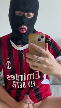 발정난 Ac Milan 축구 형제가 부하를 쏘다