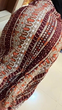 Pantat besar mesir yang cantik & pepek ketat ibu tiri panas tersangkut di bawah katil, kemudian dia mahukan dubur kasar daripada saya