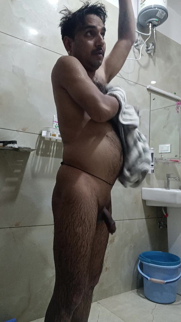 Rajasthani-old-lover: Hintli desi adam seks yapıyor ve duş ayakkabısını gösteriyor ve...