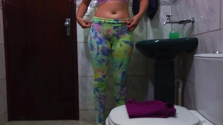 Gabi SweetCouplesStories: Zimmermädchen bekam ihren arsch beim geschirrwaschen benutzt.