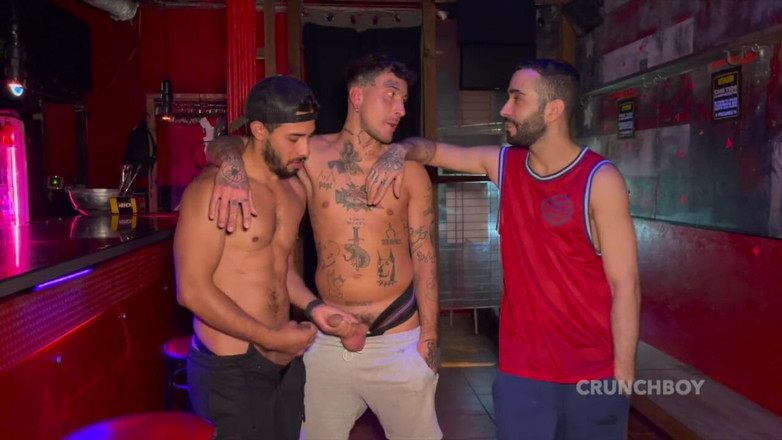 XXL gape hole used bareback by hard fuckers: Zac Solan scopata crudo da Babrbon