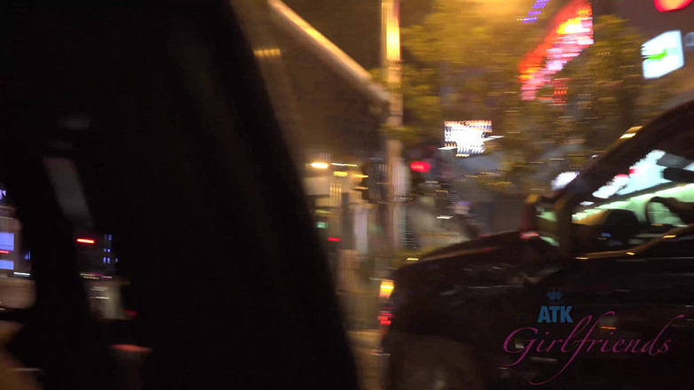 ATK Fans (Girlfriends): Virtual vacation in Las Vegas with blonde chick Piper Perri 2/3