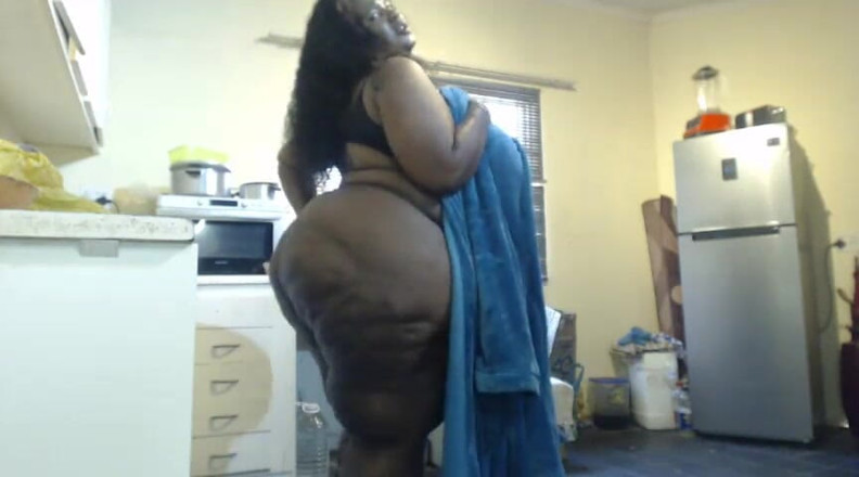 Legendary Booty Overdose: Ebony BBW Masturbating and Shaking Her Big Booty
