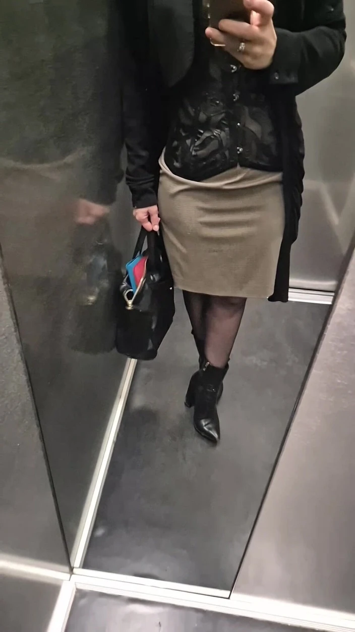 Sofy13: I'm Sexy Everywhere I Go