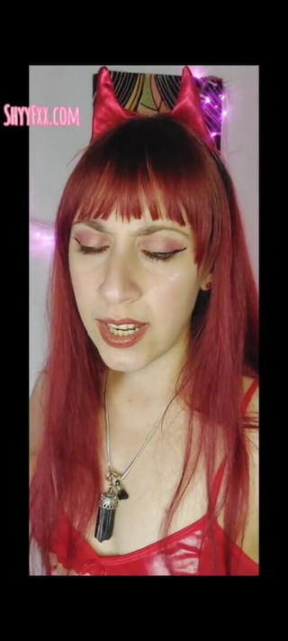 Tu Gauchita Argentina: Shyyfxx humiled denna korta kuk på hans begäran! JOI Femdom