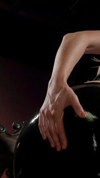 Kinky JOI: Il Dungeon Di Mona Con Mona Galles