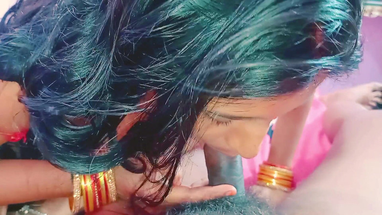 BadAim6: मैं खिड़की से बाहर देख रही अपनी सौतेली बहन का फायदा उठाती हूं, उसे उसके जीवन की चुदाई देने के लिए