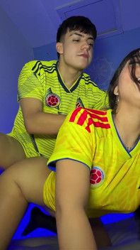 Nouveau défi des autocollants de l’album de la Coupe du Monde qui s’est terminé dans un orgasme épique