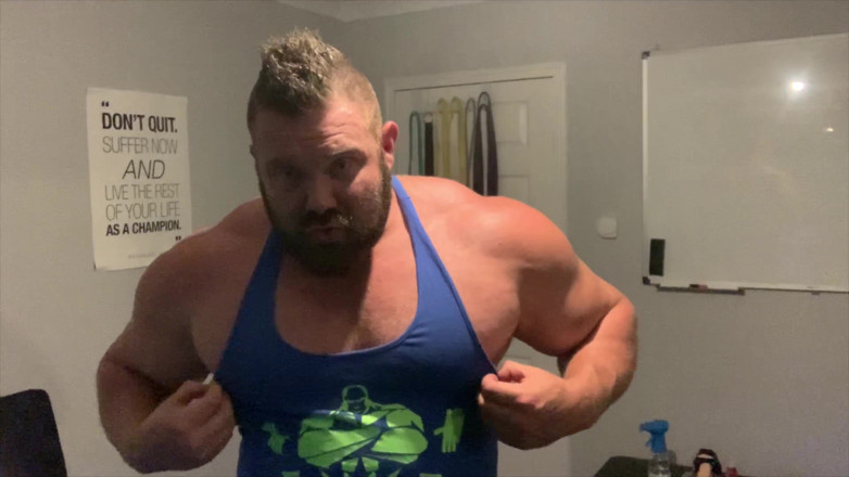 Jack stacked: Anal Dildo Fucking in the Gym