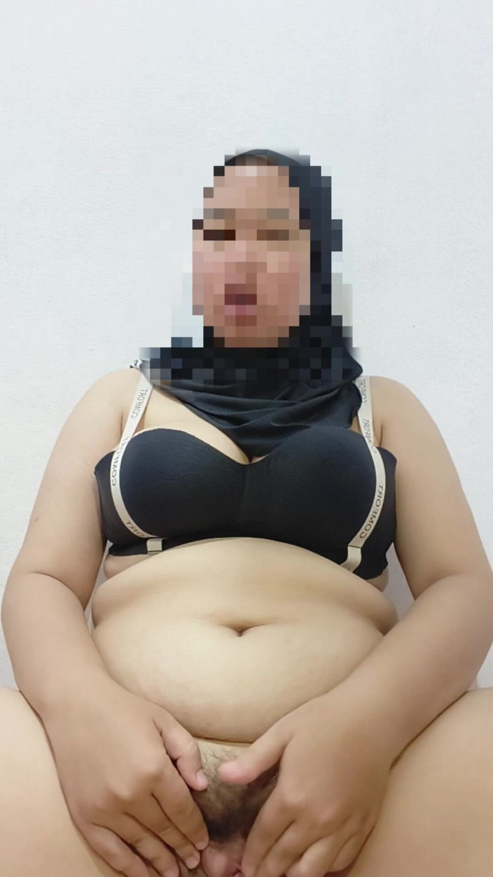 Vaginabig88: Meine schwägerin ist so einsam im wohnzimmer