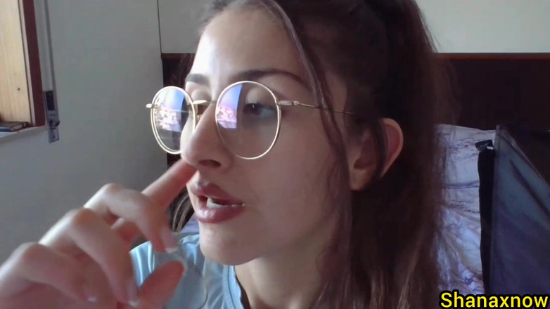 Shanaxnow: 내 콧구멍을 가지고 노는 Shanaxnow 엉덩이 핑거링 후장