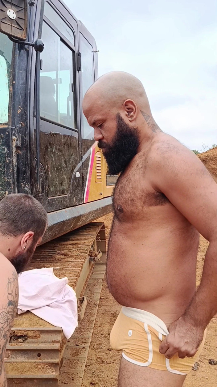 Tio Barbudo: Tío Barbudo Siendo Follado Por Zé Agroboy En Pasión, En...