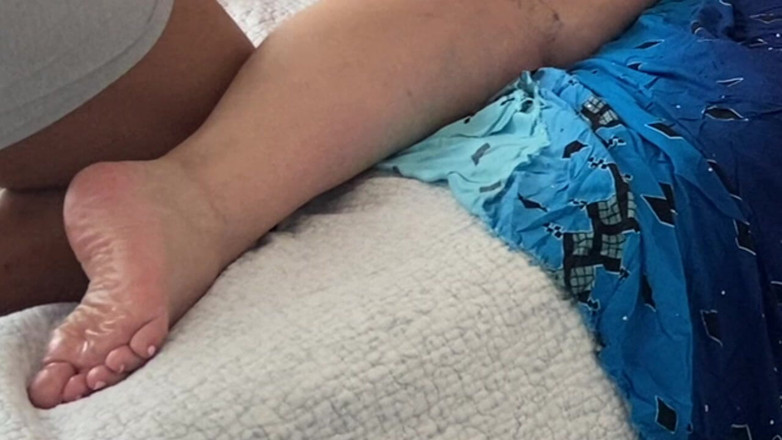 Daddykane: Hot Oily MILF Massage in the House. Sneaky Mother Invites...