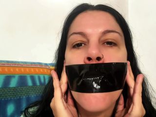 Padrona domina: Pumping Lips on Silver Tape