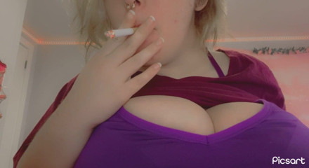 Mushroombitchx: Smoking While I Post