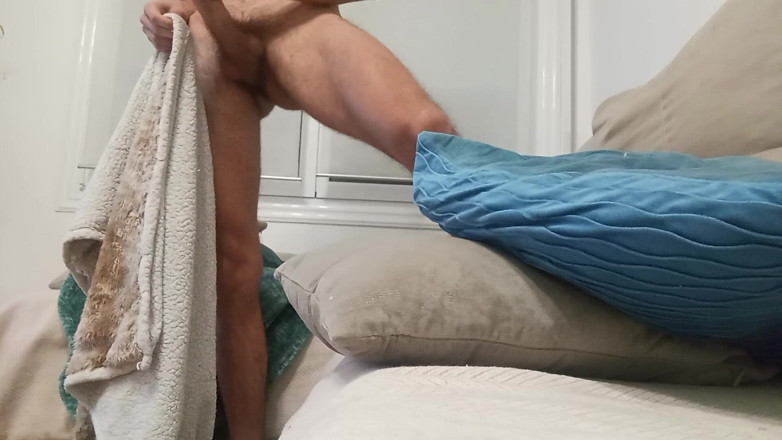 Elvissc: Naked Skinny Muscular Brunette with Rich Big Cock Plays with...
