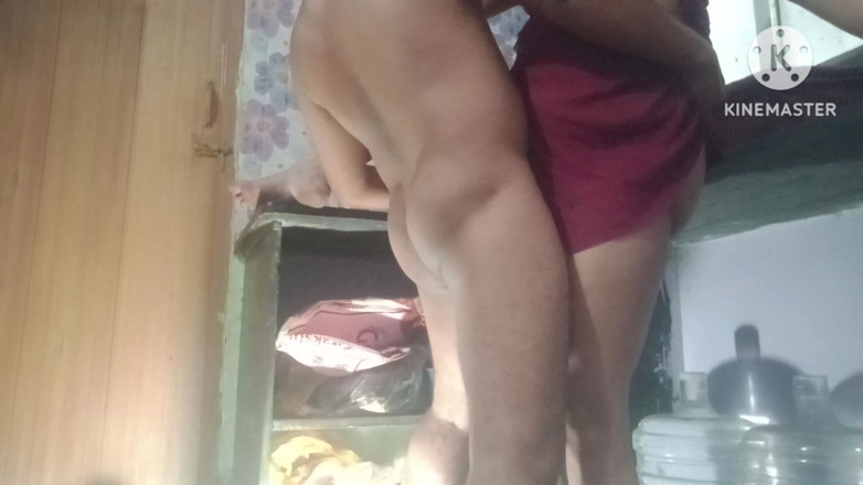 T. Sonai: Waktu suaminya lagi asik di kamar mandi, adik iparnya lagi...