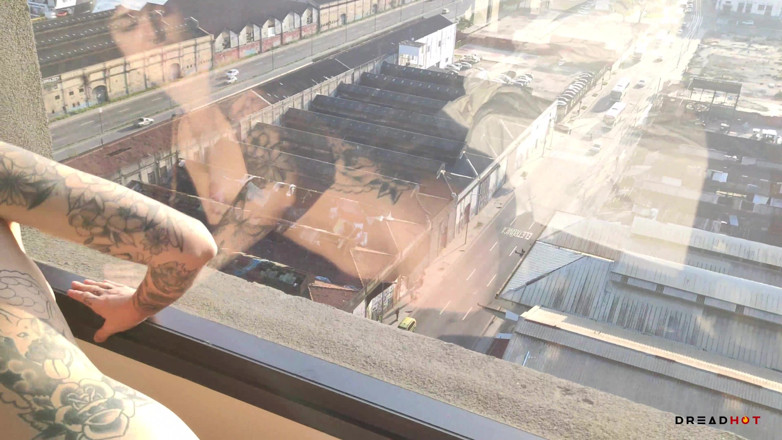 Alemao Hub: Dreadhot Fucked Against the Hotel Window Before Breakfast
