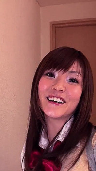 College Asian nastolatka Amaenbo daje przyrodniemu bratu gorące obciąganie