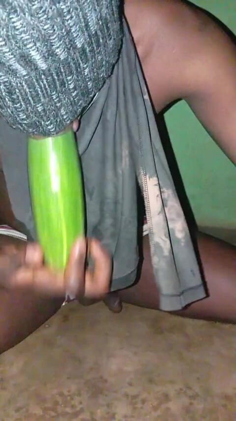 Badman4606: Cynthia非常擅长吮吸我的黑鸡巴