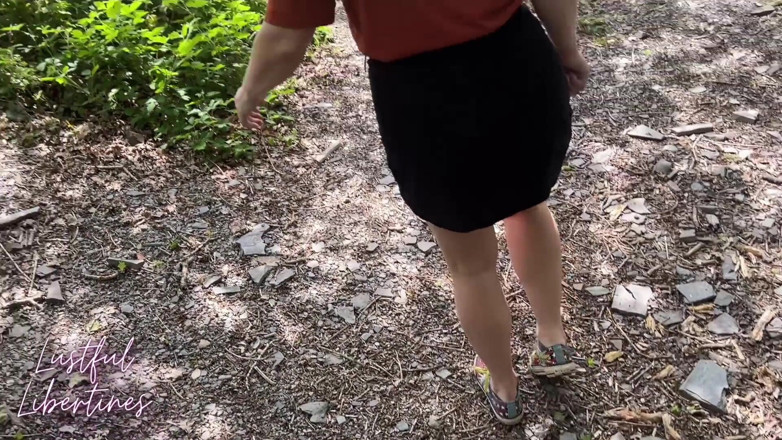 Lustful Libertines: Pris en train de baiser un inconnu dans les bois.