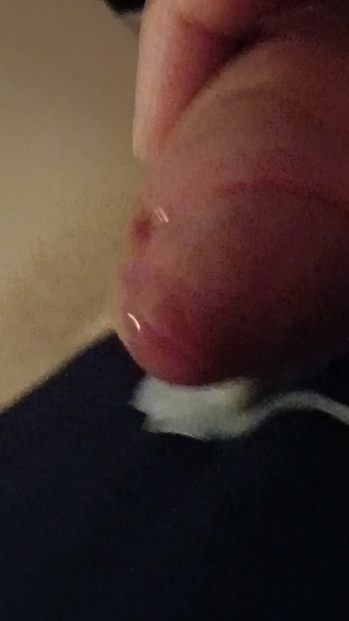 krickan: Runkar Min Kuk Och Sperma