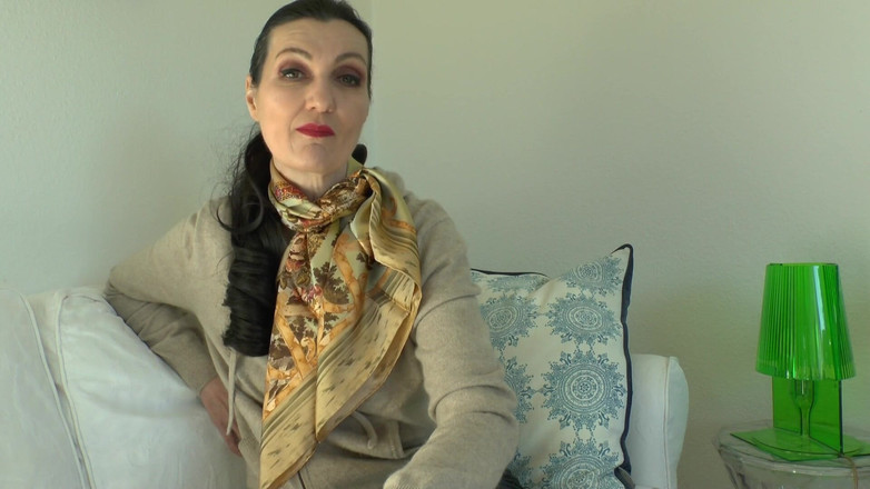 Lady Victoria Valente: Pakai selendang sutera dan melancap di hadapan saya, Lady Victoria...