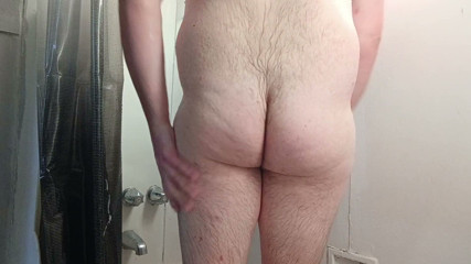Hairy Cubb: Сперма приймає душ з пухким вітчимом