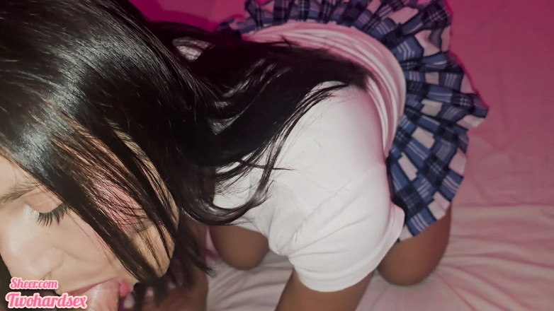 Teen sex 66: Сводная сестра девушки получает супер камшот в ее тугое