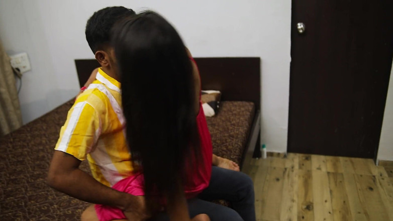 RIABHABI: เจ้าของห้องเย็ดภรรยาของเขา เรื่องราวเซ็กส์โหด threesome