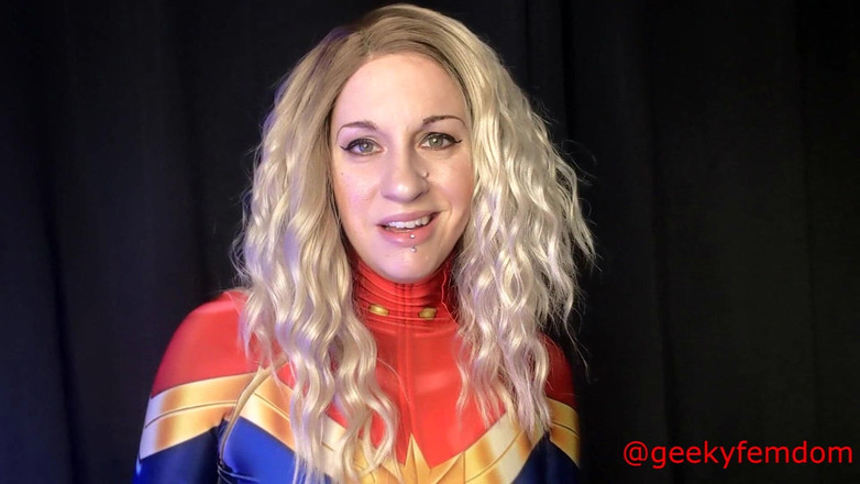 Geeky Femdom: Captain Marvel Mendominasi Bucky secara seksual