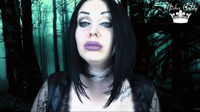 Goddess Misha Goldy: La principessa delle tenebre ti mangerà pezzo dopo pezzo