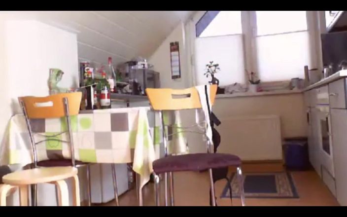 Sexydea: Blonďatá teenagerka jezdí na robertku