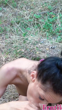 Bella Bruna Tedesca Amatoriale Scopata All'aperto POV