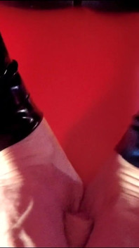 伊娃乳胶腿交恋物癖大屁股女主人女性主导橡胶BDSM