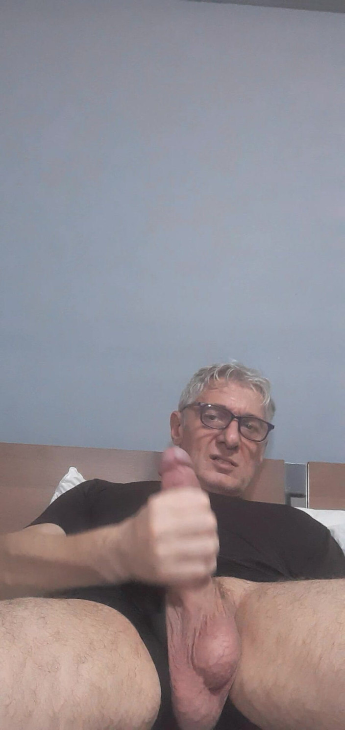 Big uncut hard cock: Masturbace velkého monstrózního ptáka