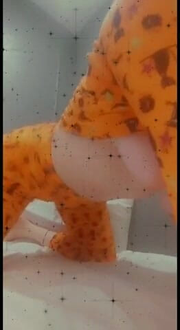 Lolafuccbunny: Pajama Twerk mengusik tanpa audio