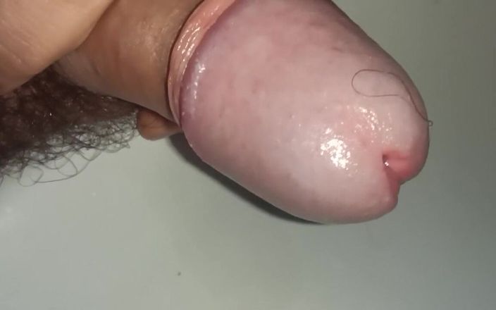 Kinky Guy: Mañana de despertar jugando con mi prepucio