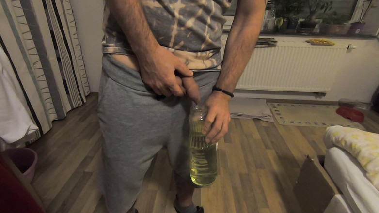 bekycarril: Kompilace Slurping Piss From Glass # 3