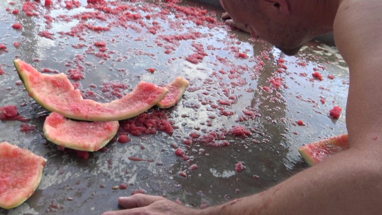 Femdom Austria: Watermelon feeding!