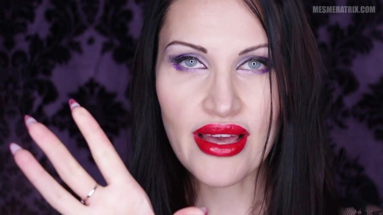Lady Mesmeratrix Official: Unghii roșii fascinante